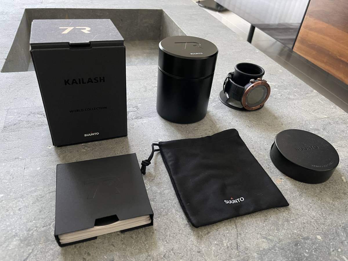 【付属品完備】定価13万 廃盤 国内 SUUNTO KAILASH スント カイラッシュ ブラック 腕時計 登山 キャンプ アウトドア スマートウォッチ GPS