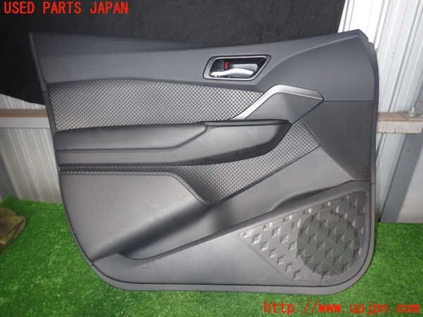 2UPJ-92281264]C-HRハイブリッド(ZYX10)左前ドア内張り 中古