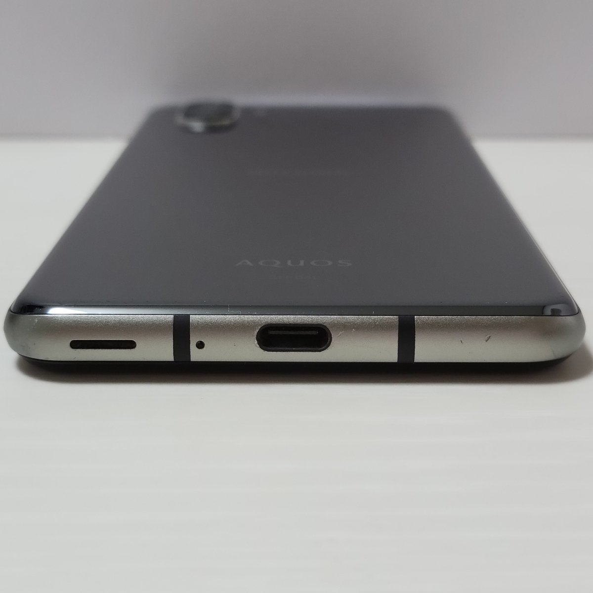 ☆【29331WM】 ジャンク docomo SH-04L SHARP AQUOS R3 プレミアム