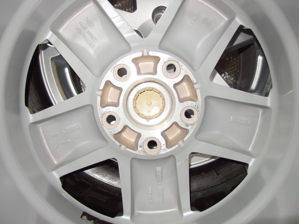 美品 山あり JEEPジープJKラングラー純正18インチアルミホイール+