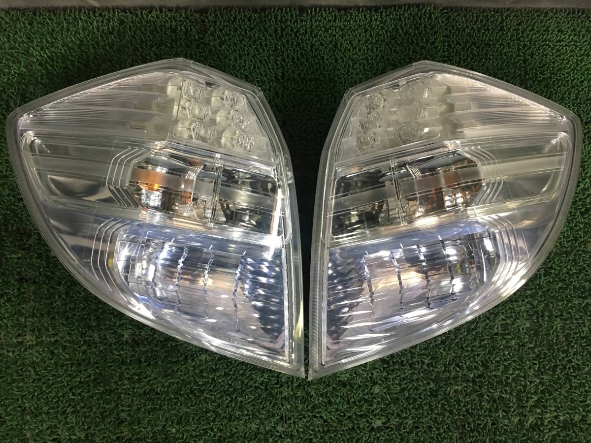 119-L0430☆ フィットハイブリッド GP1 テールライト 左右セット LED