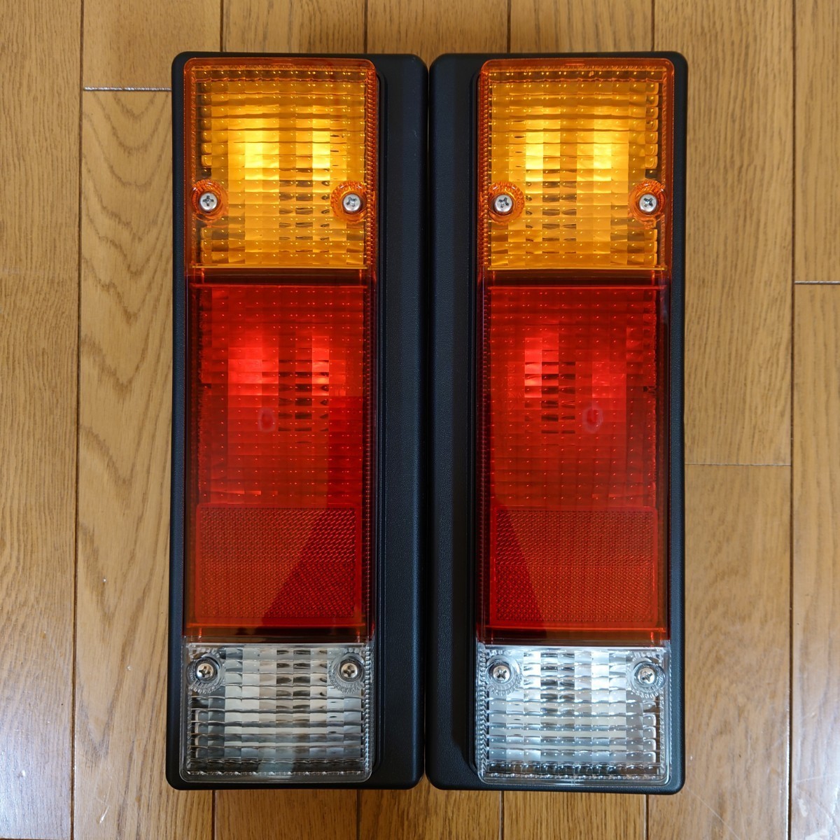 三菱 キャンター 純正 テールランプ 左右セット トラック用品 トラックテールランプ