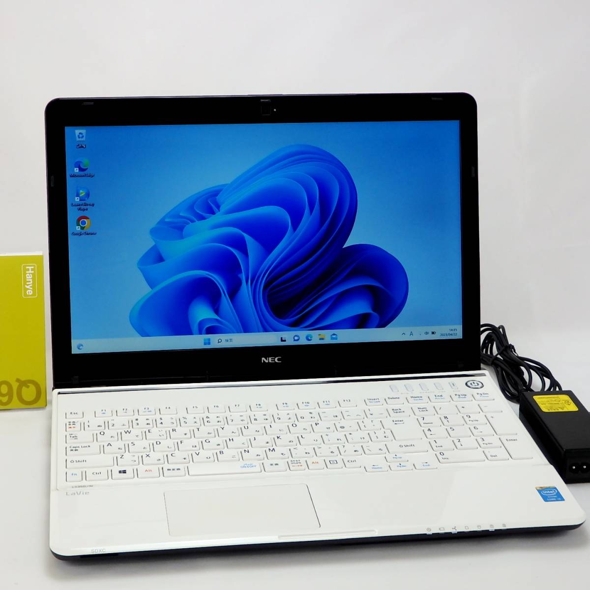 超美品】LaVie LS350/NSW☆新品SSD256GB/Core i3-4000M/8GBメモリ