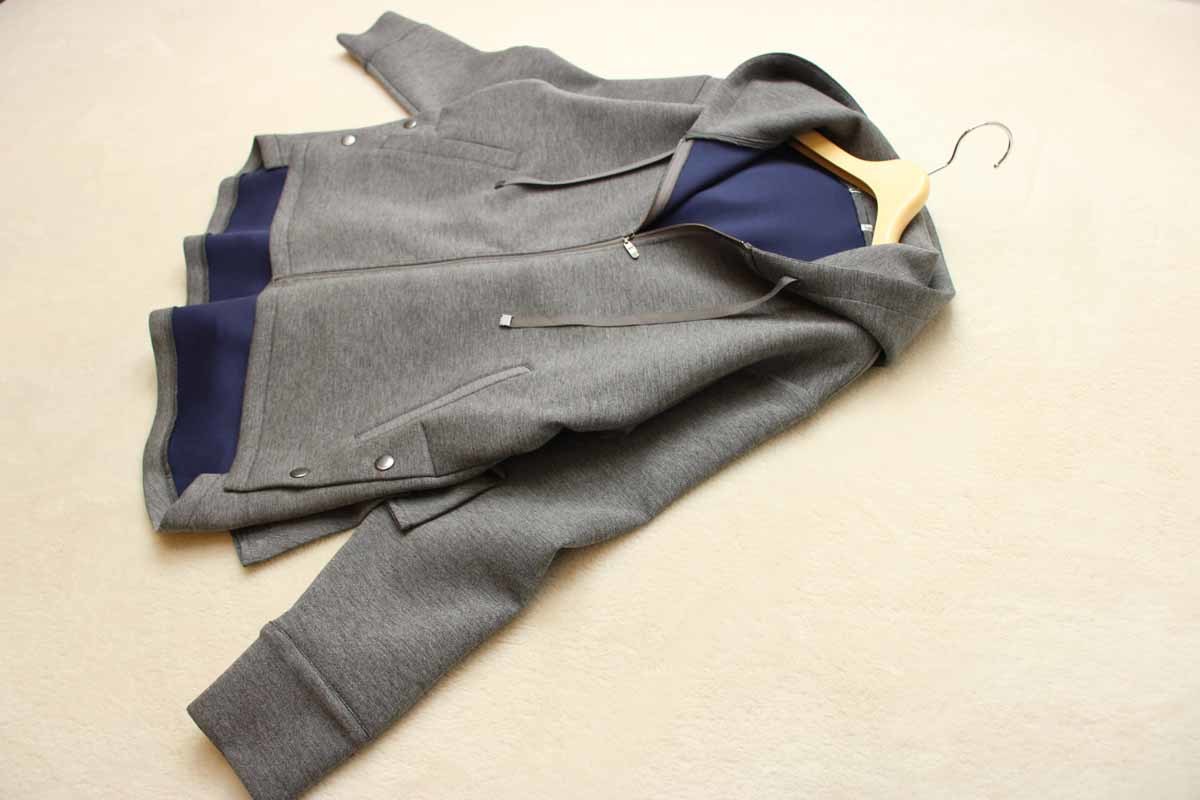 1-788 新品　バックフリルダンボールニットジップパーカー Ｌサイズ　定価￥16，500