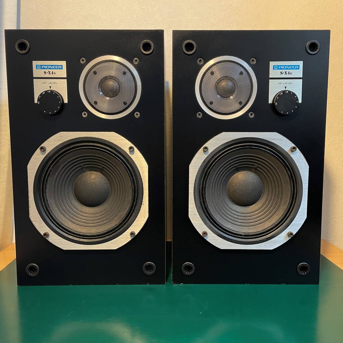 Pioneer パイオニア S-X4G 2ウェイ・2スピーカー・密閉方式・低域用:18cmコーン型 高域用:2.5cm チタンドーム型 クロスオーバー: 2.2kHz