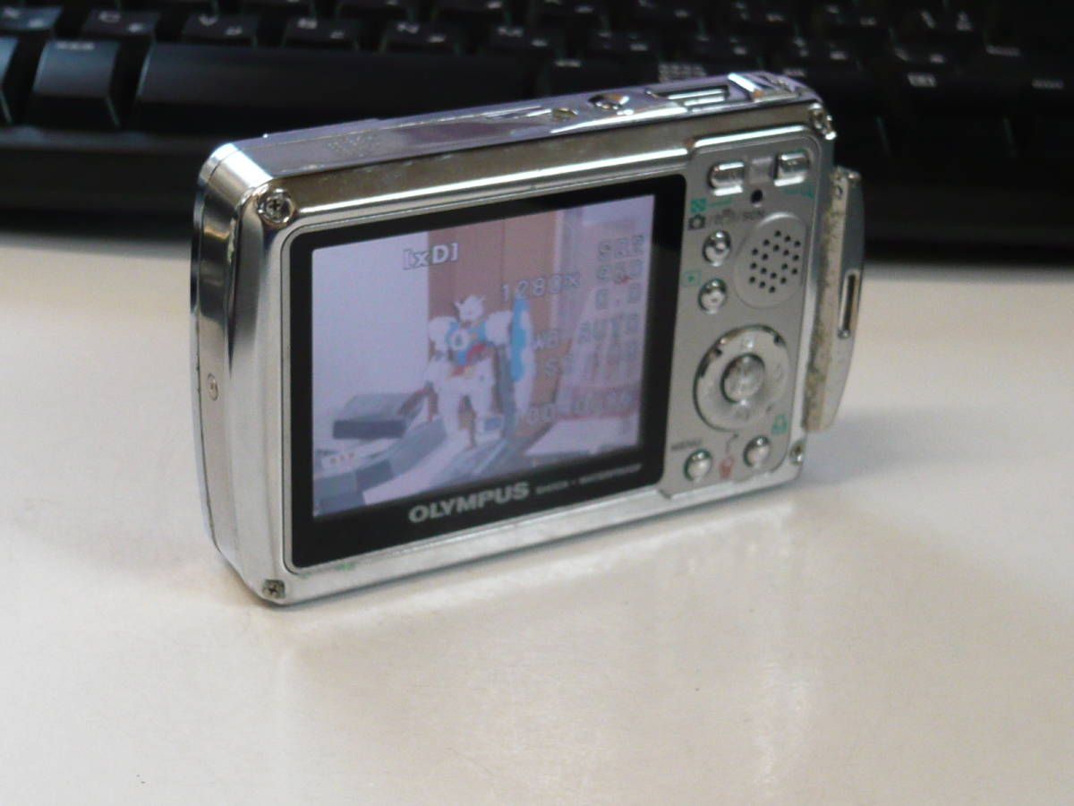OLYMPUS オリンパス μ-720SW シャイニーシルバー コンデジ カメラ