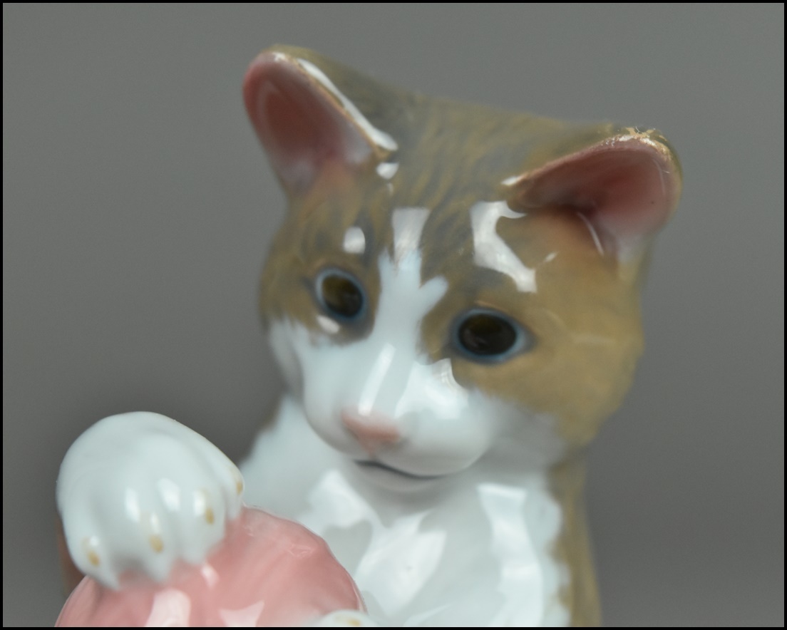 ロイヤルコペンハーゲン【ROYAL COPENHAGEN】猫 ネコ 置物 フィギュ