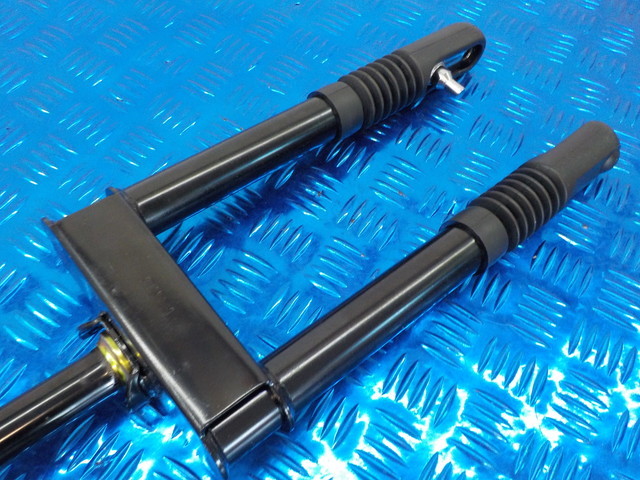 純正屋！D229●○1点のみ純正部品新品未使用　ヤマハ　アプリオ　ステアリングステム　SSY-4JP-01　5-4/27（も）