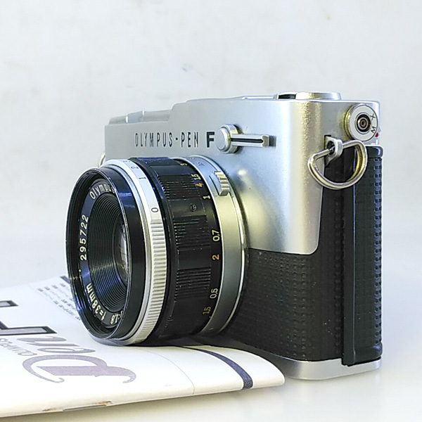 オリンパス Olympus PEN F ハーフフィルムカメラ ⁄ D Zuiko Auto-s