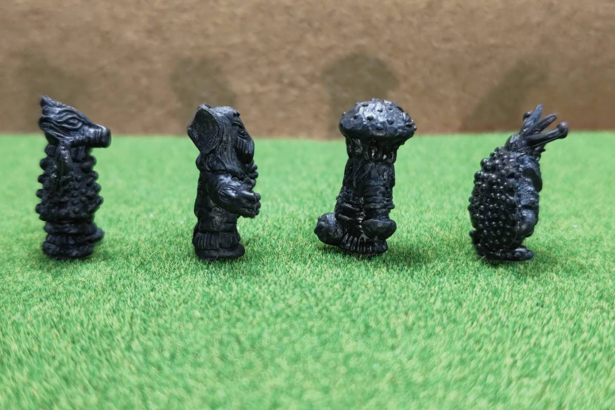 怪獣消しゴム（ポピー・第9弾） 黒色 マシュラ、ケンタウルス星人 