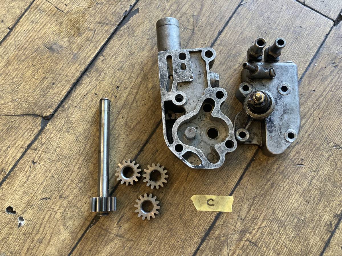 ショベルヘッド用 純正オイルポンプ 状態はまずまずです