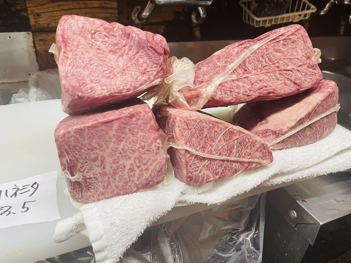 肉屋発！北海道産交雑牛肩ロース　ブロック ４４８０g　すきやき　焼肉　ステーキ　塊肉　業務用　同日落札で同梱可能　１円 肉屋発！北海道産 ブロック 冷蔵 同日落札で同梱可能 １円 ４６８０g