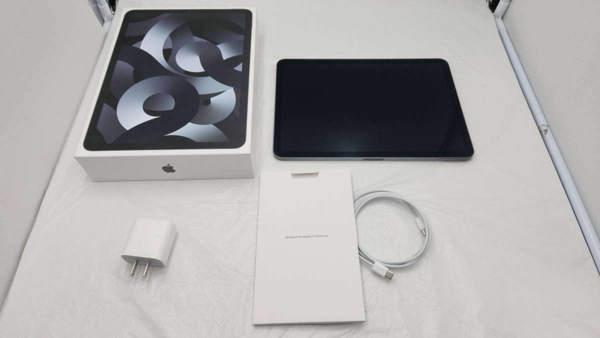 0237】Apple iPad Air 5 5世代 タブレット A2588 MM9C3J/A スペース