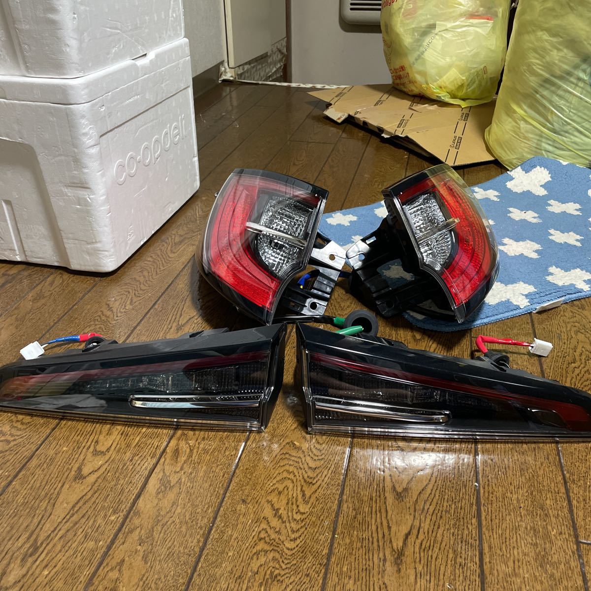 カローラツーリング 純正後期テールランプ一式 | 割り込みハーネス 