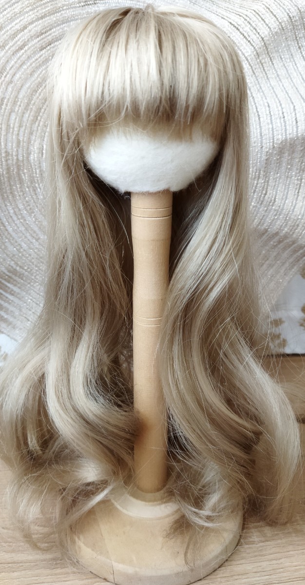 アイシードールサイズウィッグ ライトブラウンロングストレート  
