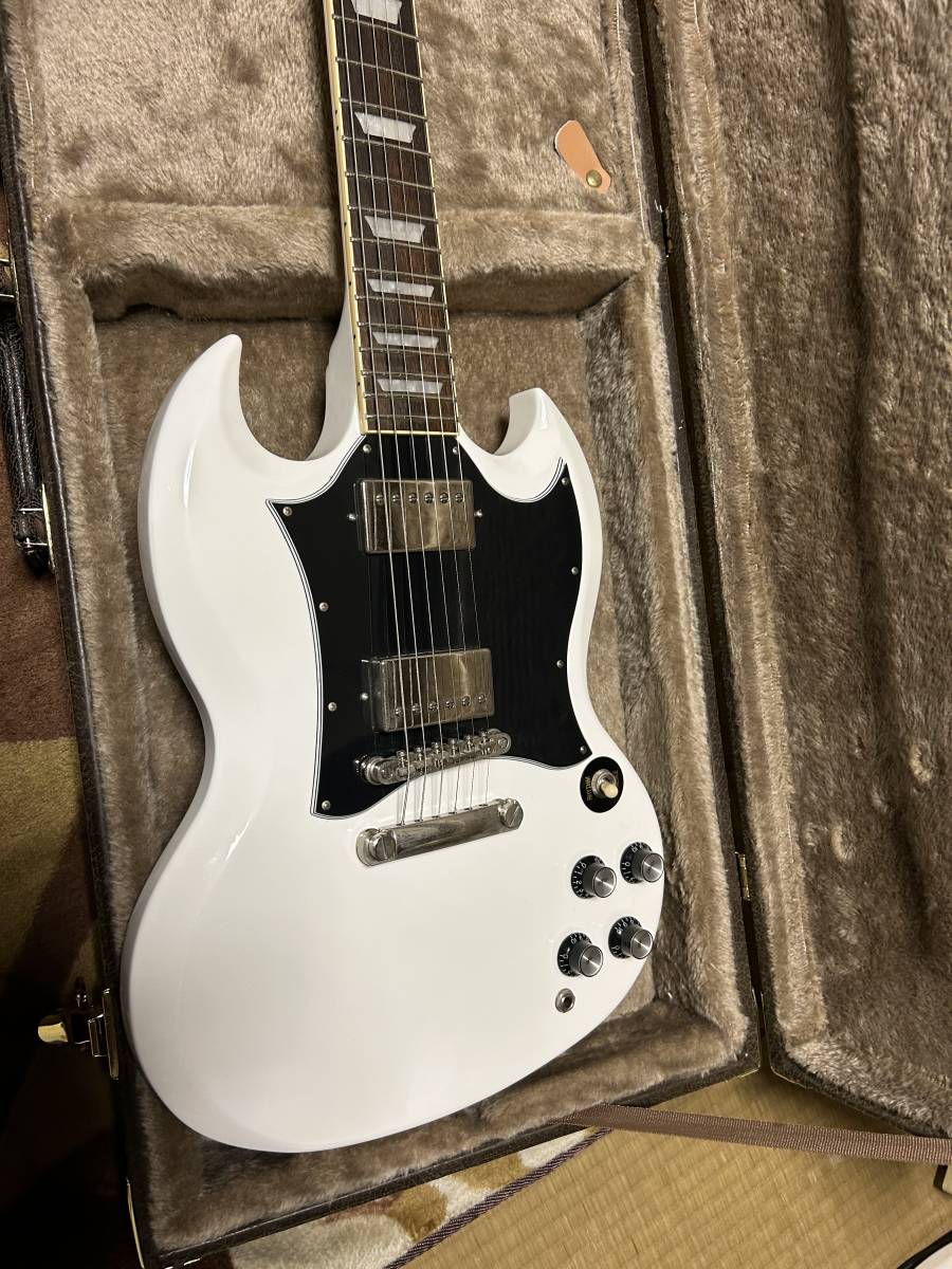 Epiphone SGスタイル ホワイトエレキギター　ギターケース付 Epiphone SG Custom Electric Guitar Alpine White | Guitar Center