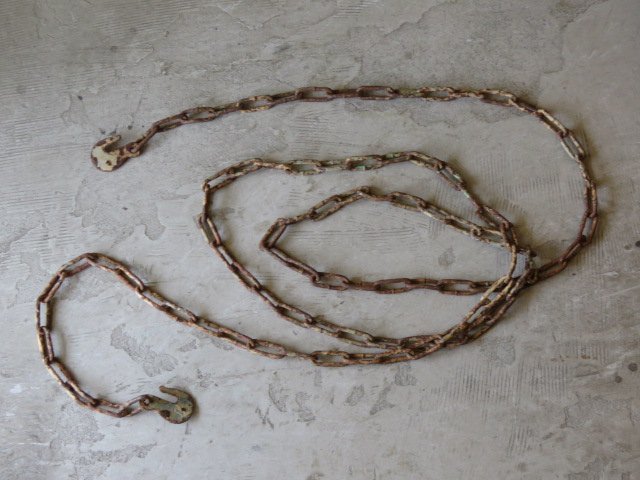 シャビー ペンキの剥げた 古い 鎖/アンティーク*ビンテージ*古道具*ディスプレイ*什器*ジャンクガーデン*チェーン*錆*吊し具*古民具*レトロ