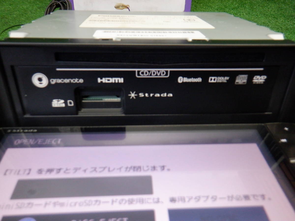 ☆ Panasonic Strada SDナビ CN-RS02WD 7インチ ワイドサイズ 地図 