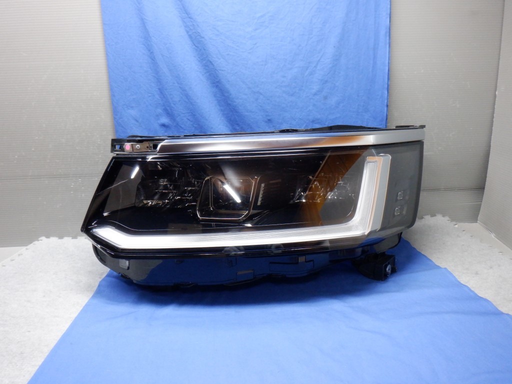 ステップワゴン　スパーダ　e:HEV スパークプレミアムライン　RP8　左ヘッドライト　LED　100-622C4　刻印：J2（Y7678）