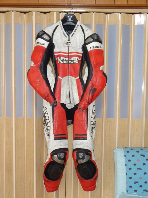 アレンネス チタンガード のレーシングスーツ LWサイズ 太めの