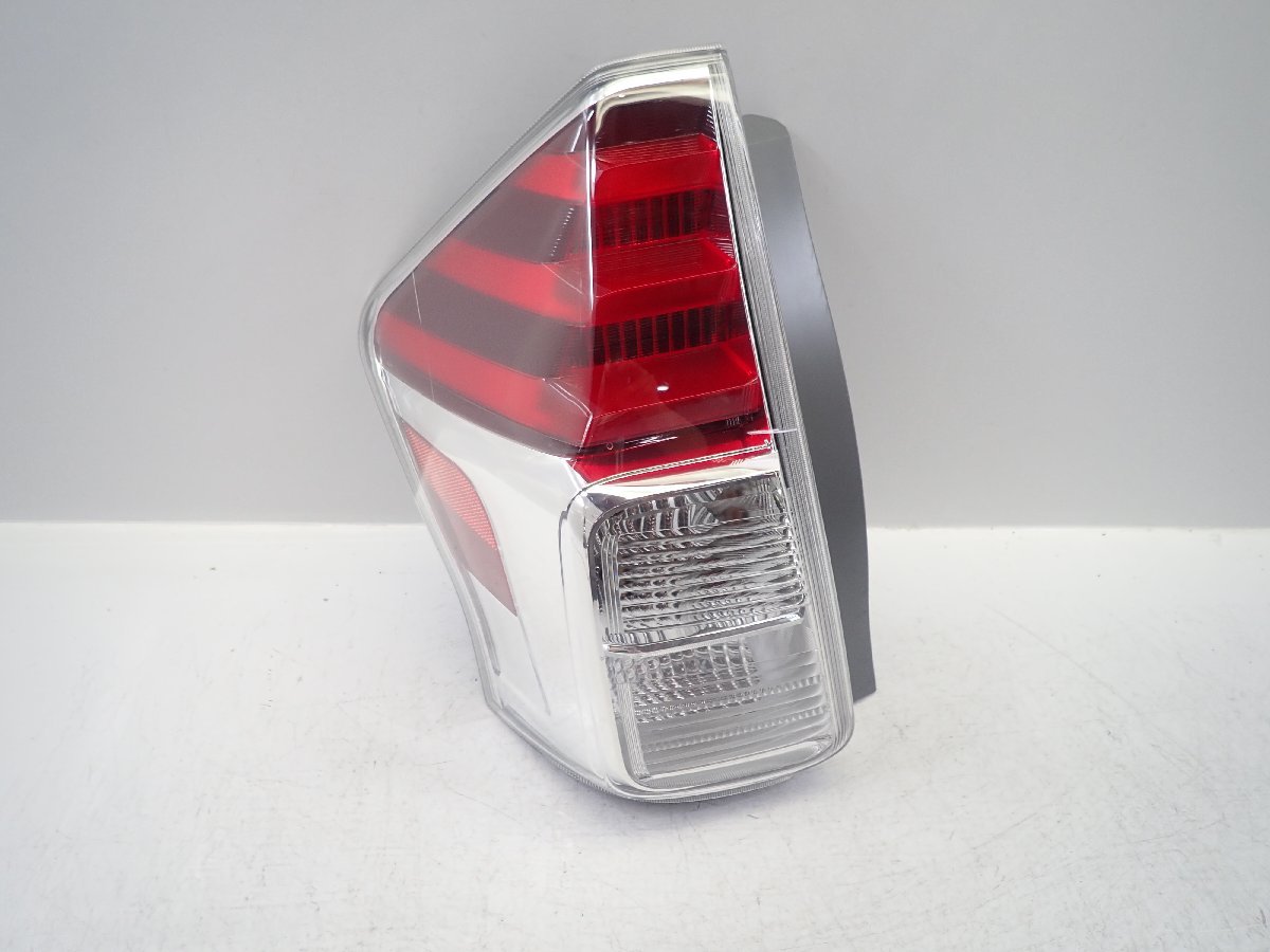 低価，お買い得】 ジャンク品 プリウスα ZVW41W 後期 テールライト