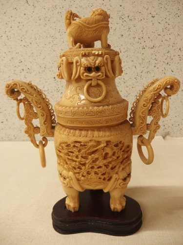 0530174w【中国 乾隆年製 象牙風樹脂製 香炉】獅子/龍彫刻/置物