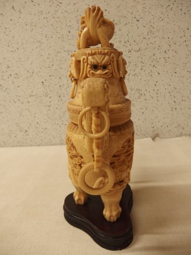 0530174w【中国 乾隆年製 象牙風樹脂製 香炉】獅子/龍彫刻/置物