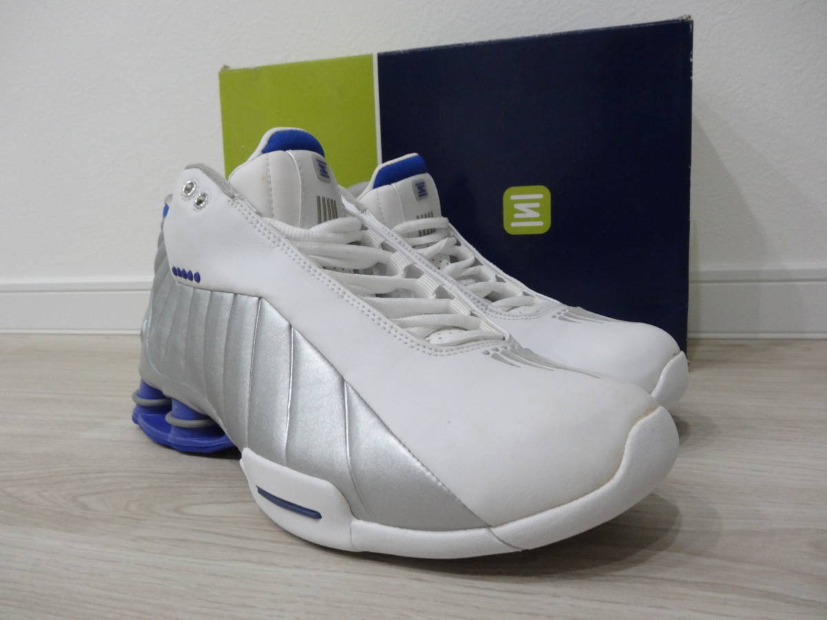 驚きの破格値，本物保証 NIKE SHOX BB4 白銀 27.5cm デッドストック(27.5cm)｜売買されたオークション情報、yahooの商品情報をアーカイブ公開 - オークファン 27.5cm