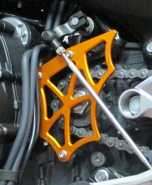 MT-07 スプロケットカバー ＣＮＣ 赤アルマイト スプロケット