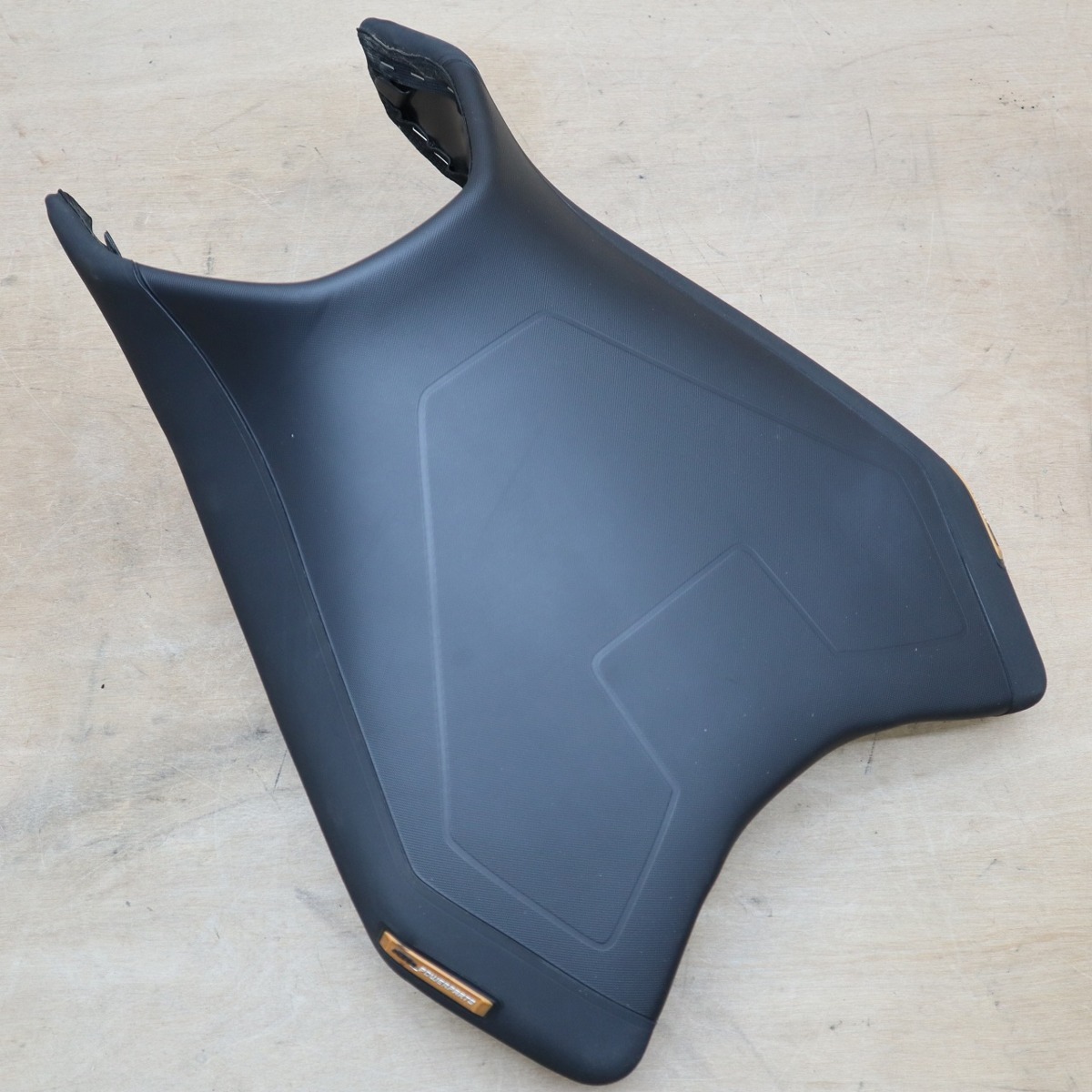 1290 SUPERDUKE R エルゴシート 【公式通販】