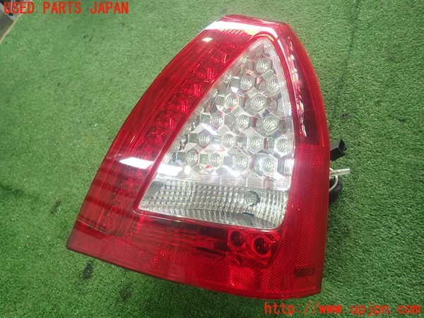 2UPJ-96631530]マセラティ・クアトロポルテ(MQP)右テールランプ 中古