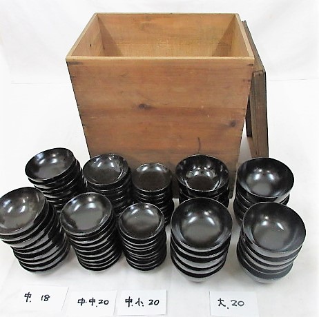HOT，SALE 木製漆器 真塗黒漆 御椀４種類各20客揃 中 タイプのみ18客揃の為 38客揃 木箱付 会席料理道具 日本製 Aー２番(椀)｜売買されたオークション情報、yahooの商品情報をアーカイブ公開 - オークフ 椀