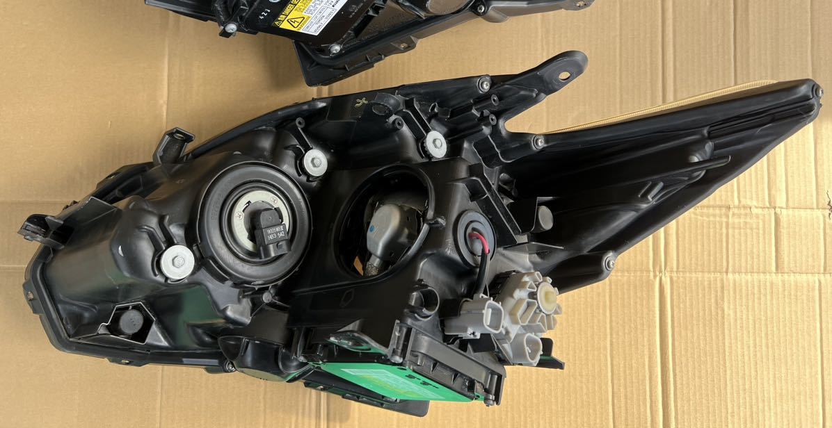 プリウス30 後期 G's HIDヘッドライト 左右バラスト付き トヨタ 純正