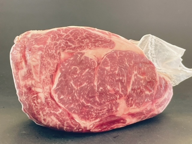 【即決】北海道産【経産牛】黒毛和牛リブロースブロック 902g 切るだけスペック 旨味赤身塊肉 贅沢ステーキ 贅沢BBQ 安心現品画像