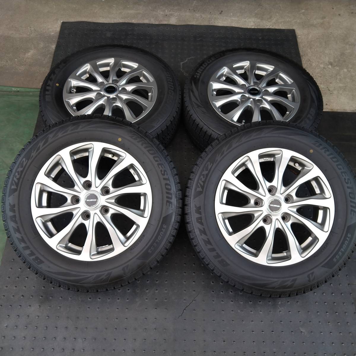 ★バリ山 2021年製 195/65R15 ブリヂストン ブリザック VRX2 114.3×5H +45 6J 4本セット #ヴォクシー #アイシス #ステップワゴン