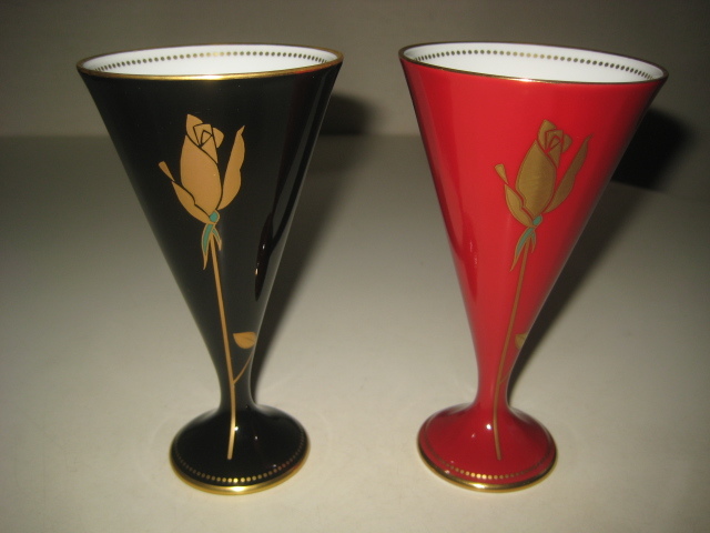 香蘭社　薔薇一凜　ワインカップ　ペア　(ベネチアン レッド・ブラック）金彩　バラ一輪
