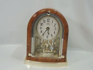 SEIKO セイコーエンブレム 電波 置き時計 HW519M 動作確認済み SEIKO セイコーエンブレム 電波置き時計 HW519M 動作確認済み SEIKO