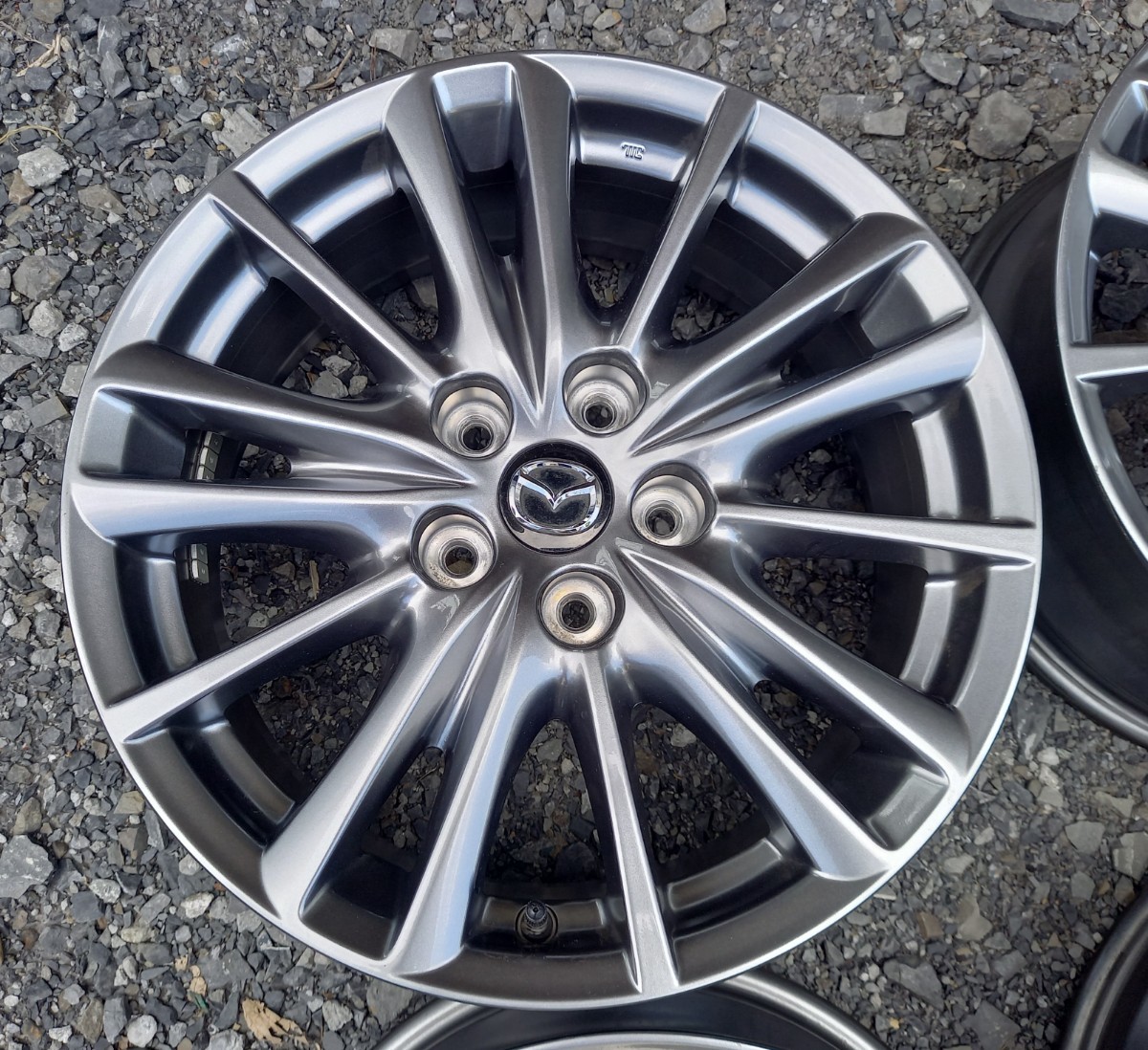 ホイール程度良好マツダ 【流用サイズ】マツダ CX-5 純正 17in 7J +45