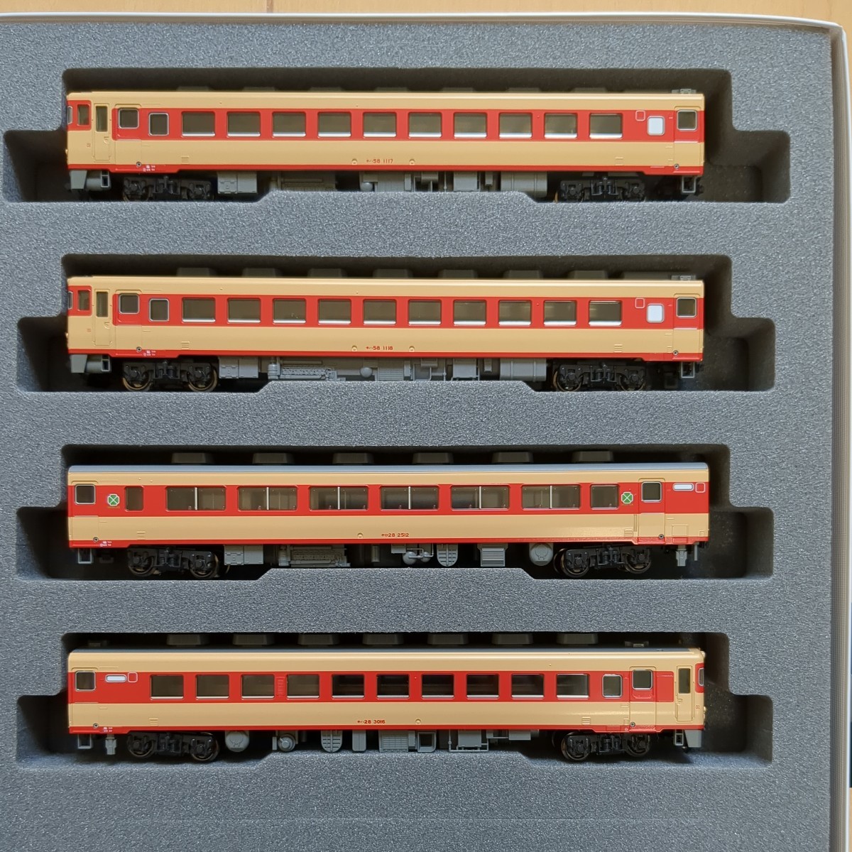 KATO10-1600キハ58系（パノラミックウインドウ）4両セット