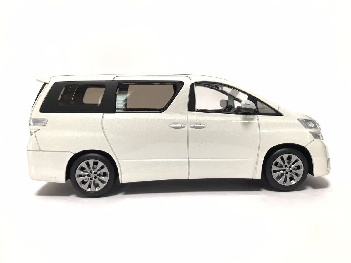 非売品 TOYOTA VELLFIRE 1/24 カラーサンプル ミニカー / ホワイト