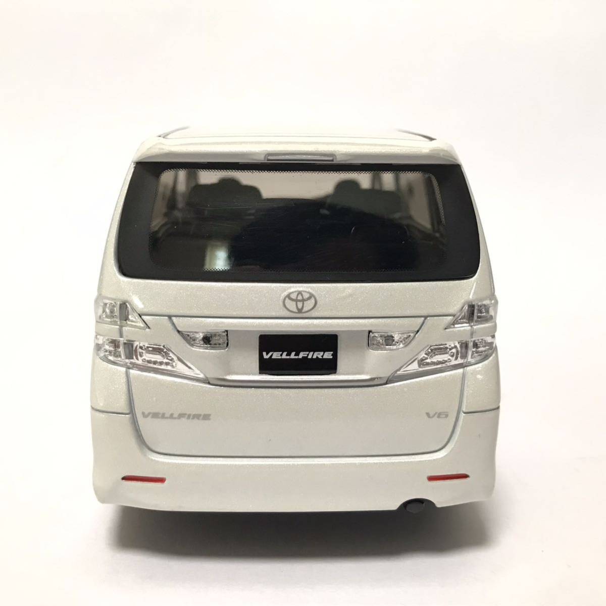 非売品 TOYOTA VELLFIRE 1/24 カラーサンプル ミニカー / ホワイト