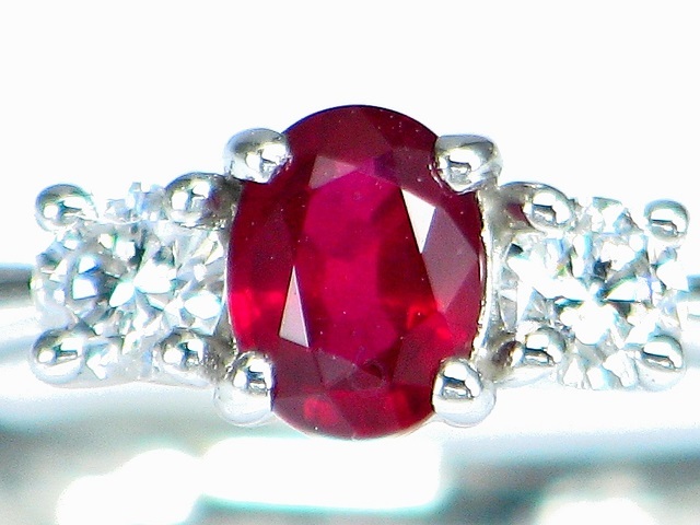 宝石屋本舗】非加熱ピジョンブラッド天然ルビー0.33ct ダイヤモンド
