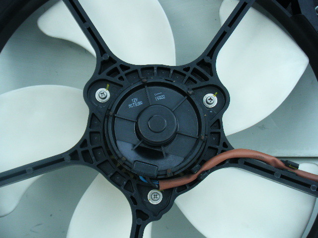 ◆DBA-GD1 ホンダ フィット FIT 電動ファン ラジエーターファン ラジエター クーリングファンモーター 19030-PWA-J51 純正 ［10722］ フィット ホンダ GD1 1.3 １．３Ｗ r