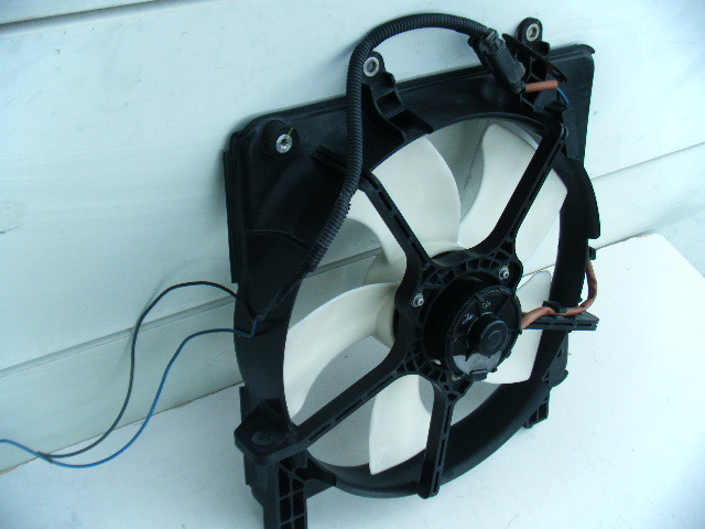 ◆DBA-GD1 ホンダ フィット FIT 電動ファン ラジエーターファン ラジエター クーリングファンモーター 19030-PWA-J51 純正 ［10722］ フィット ホンダ GD1 1.3 １．３Ｗ r