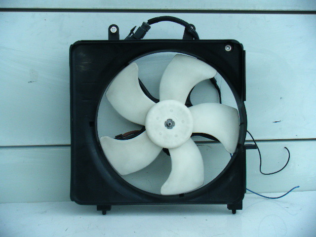 ◆DBA-GD1 ホンダ フィット FIT 電動ファン ラジエーターファン ラジエター クーリングファンモーター 19030-PWA-J51 純正 ［10722］ フィット ホンダ GD1 1.3 １．３Ｗ r