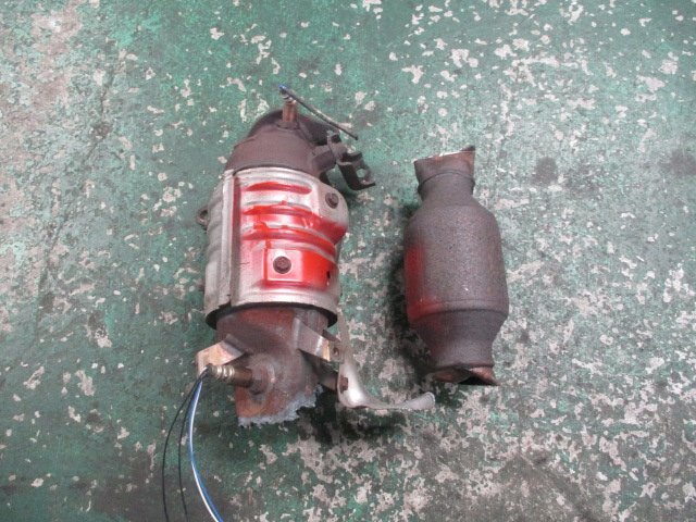 トヨタ ヴォクシー AZR65G 触媒 ジャンク素材 GD2 [02-1799] トヨタ