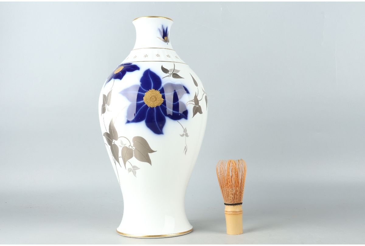 OKURA CHINA 大倉陶園 花瓶 金彩 牡丹文様　箱付き URA]大倉陶園/OKURA/金銀彩花文花瓶/12-6-116 (検索)骨董/花器/花生/花