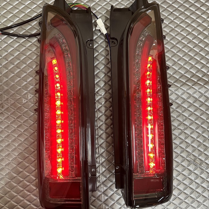 ハイエース テールランプ 200系 スモークタイプ 社外品 LED ハイエース テールランプ 200系 スモークタイプ 社外品 LED
