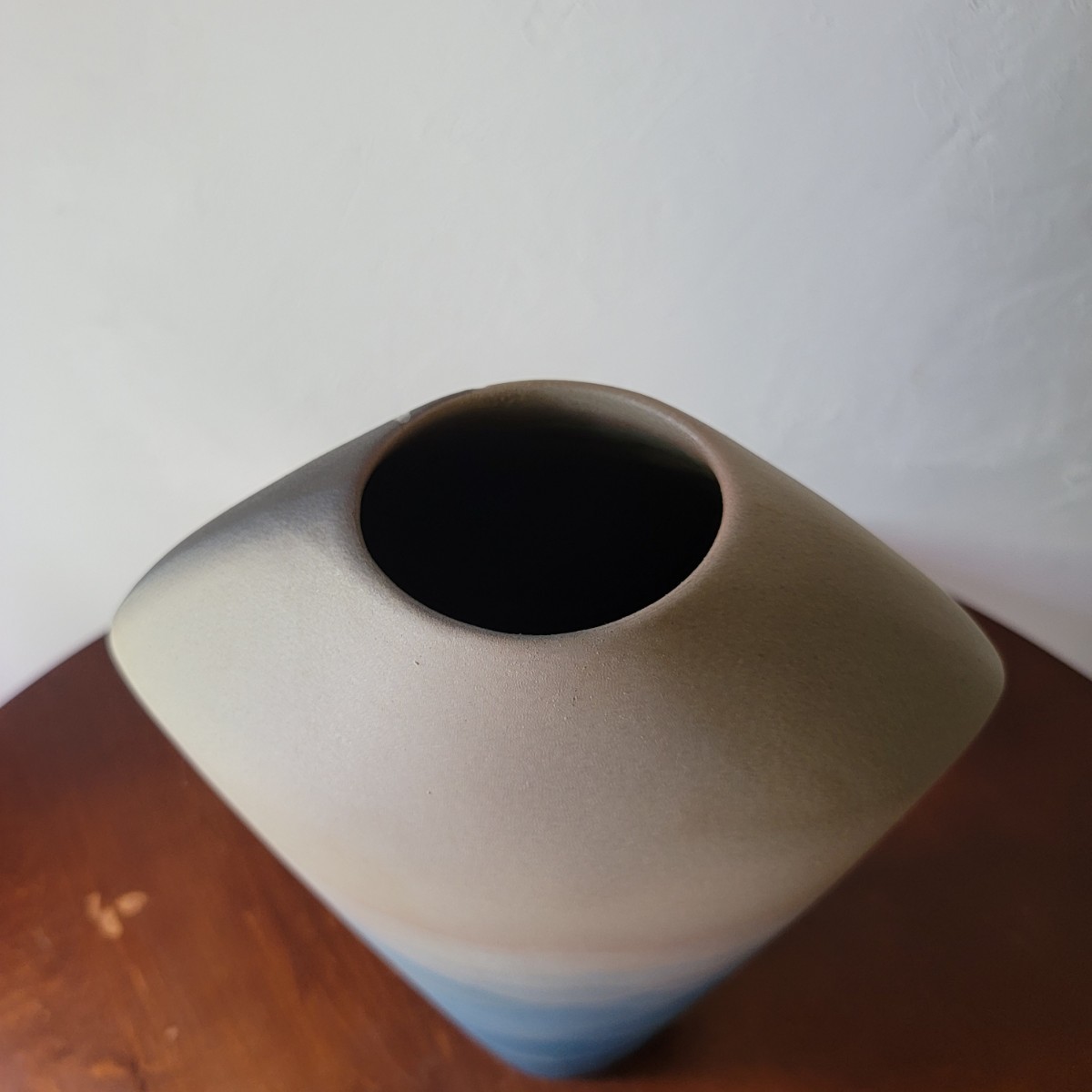 【極美品】池坊 花器／在銘 陶器 （工房制作・作家名不明）金彩ライン/生花 清水焼 いけばな 正斎 作家陶器 京都 華道師範所蔵品 立花 花入 華道家