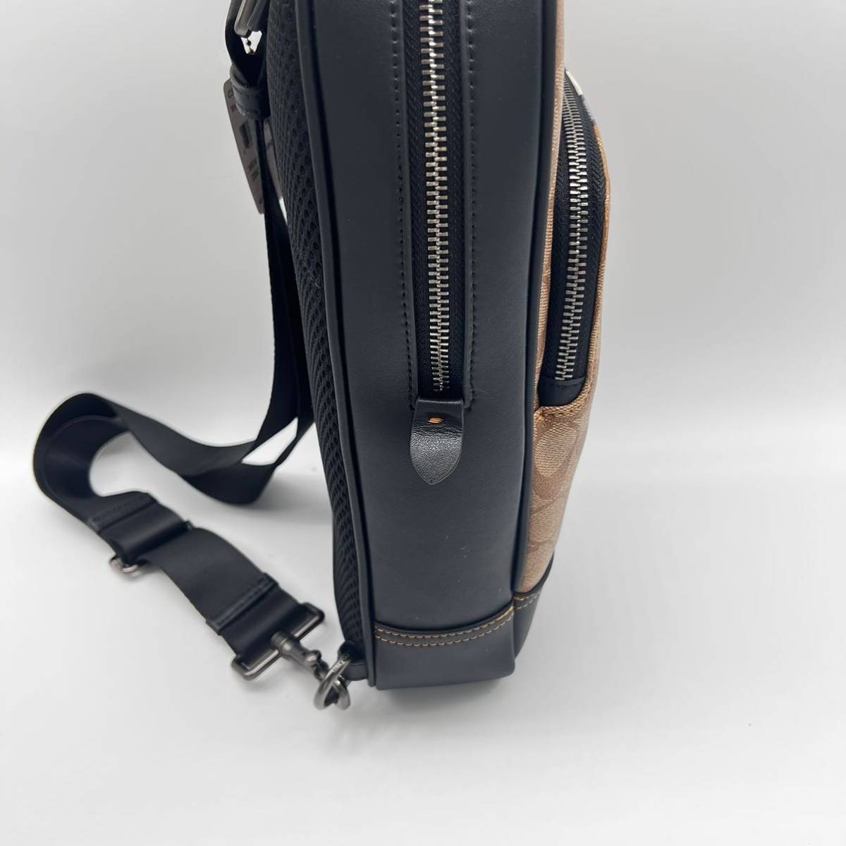 新品コーチバッグ F89934 ブラック ボディーバッグ 斜めがけバッグ